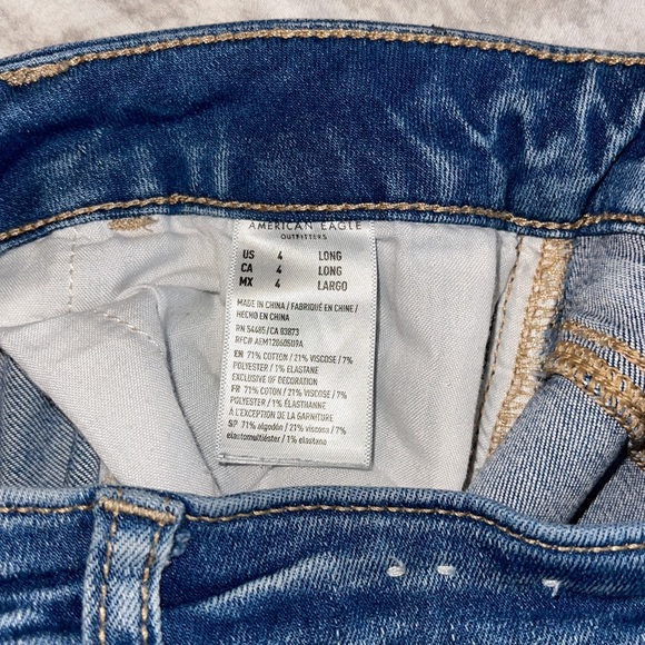American Eagle Distressed Super Hi-Rise Jeggings - Picture 9 of 9